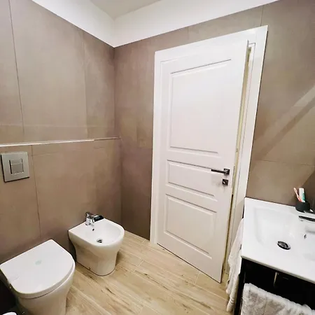 5 Terre Hub Art Apartment