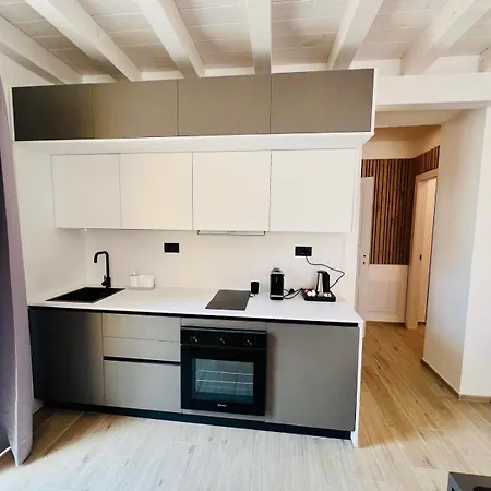 5 Terre Hub Art Apartment