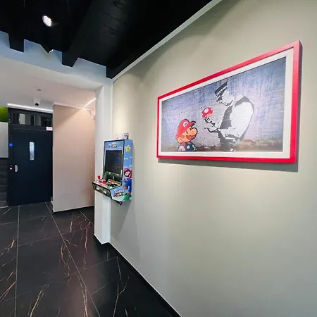Apartment 5 Terre Hub Art