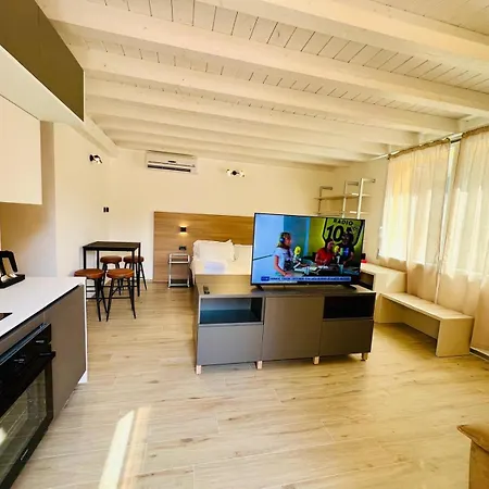 5 Terre Hub Art Apartment La Spezia