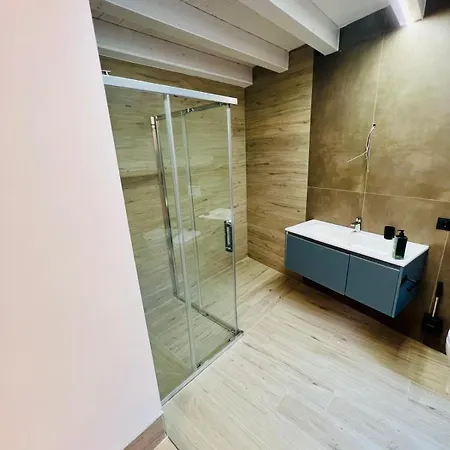 5 Terre Hub Art Apartment *